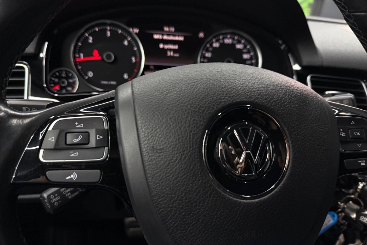 Ponuka vozidiel / Volkswagen Touareg II 3.0 V6 TDI BMT 4MOTION R-LINE - video Ponuka vozidiel / Volkswagen Touareg II 3.0 V6 TDI BMT 4MOTION R-LINE - video