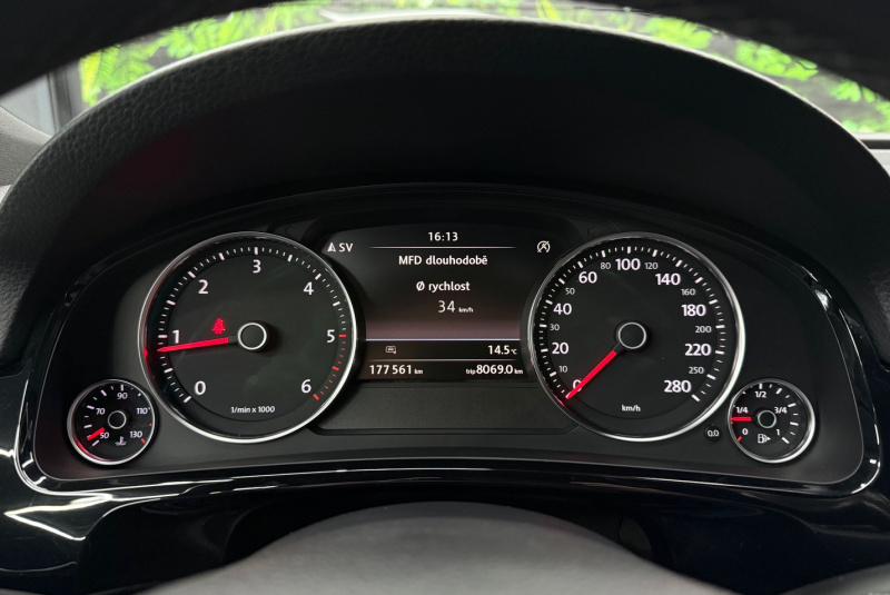 Ponuka vozidiel / Volkswagen Touareg II 3.0 V6 TDI BMT 4MOTION R-LINE - video Ponuka vozidiel / Volkswagen Touareg II 3.0 V6 TDI BMT 4MOTION R-LINE - video