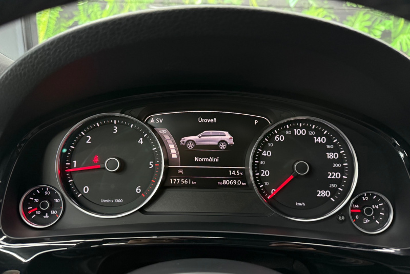 Ponuka vozidiel / Volkswagen Touareg II 3.0 V6 TDI BMT 4MOTION R-LINE - video Ponuka vozidiel / Volkswagen Touareg II 3.0 V6 TDI BMT 4MOTION R-LINE - video