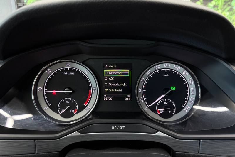 Ponuka vozidiel / Škoda Superb 2.0 TDI Ambition DSG - video Ponuka vozidiel / Škoda Superb 2.0 TDI Ambition DSG - video