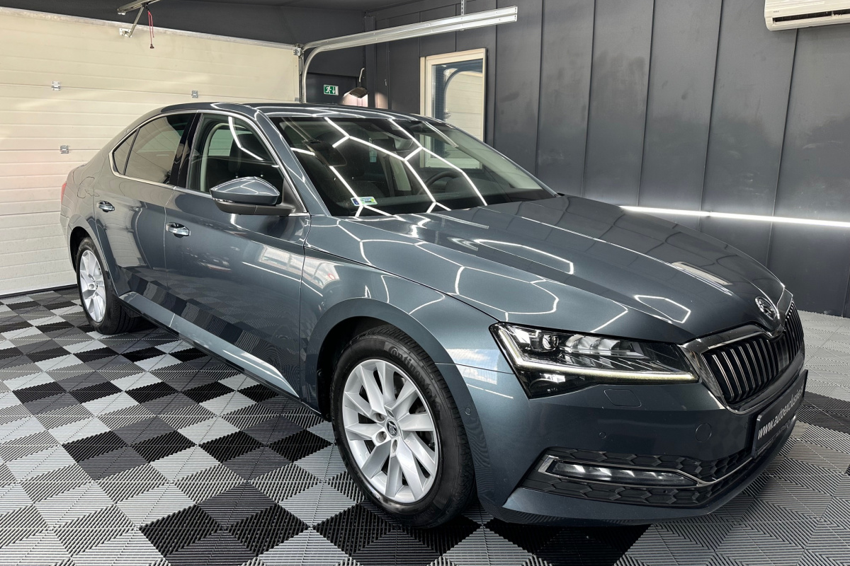 Ponuka vozidiel / Škoda Superb 2.0 TDI SCR Ambition 4x4 DSG - video