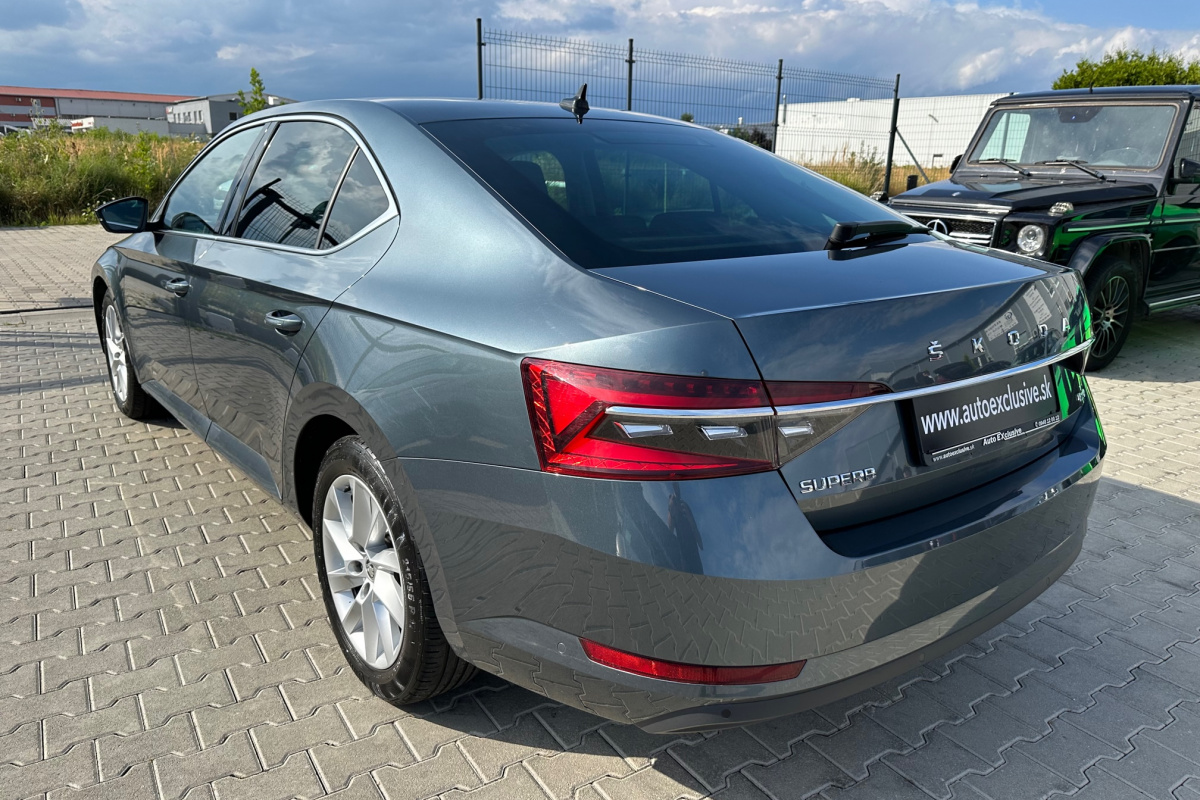 Ponuka vozidiel / Škoda Superb 2.0 TDI SCR Ambition 4x4 DSG - video