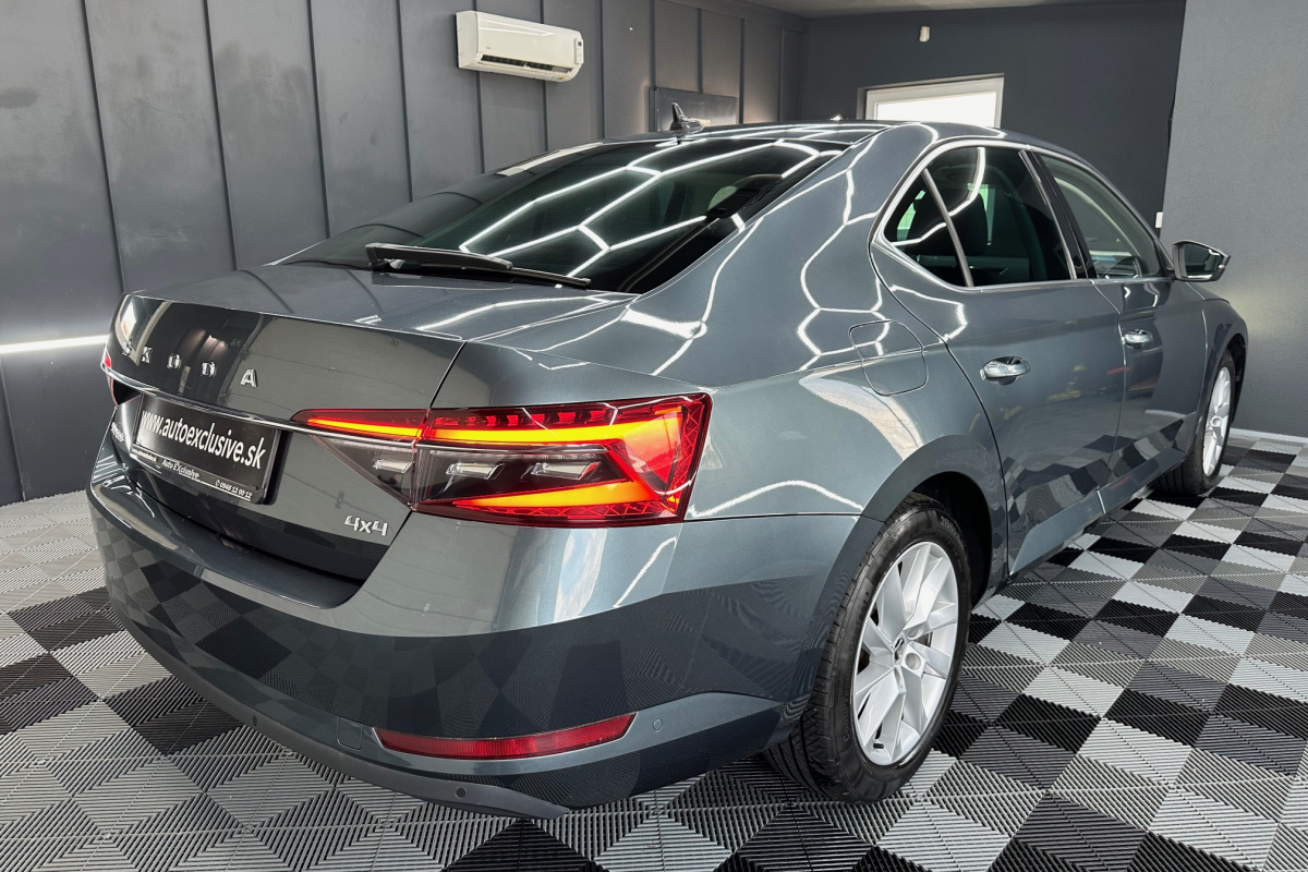 Ponuka vozidiel / Škoda Superb 2.0 TDI SCR Ambition 4x4 DSG - video