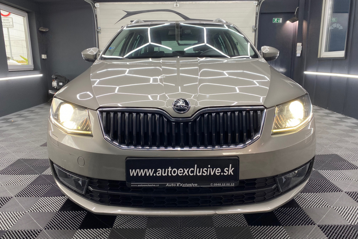 Ponuka vozidiel / Škoda Octavia Combi 1.6 TDI Ambition DSG - video