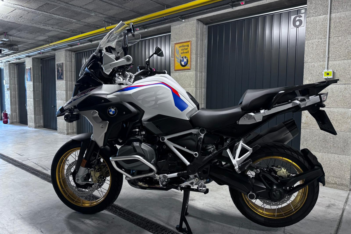 Ponuka vozidiel / BMW R 1250 GS Light White - video