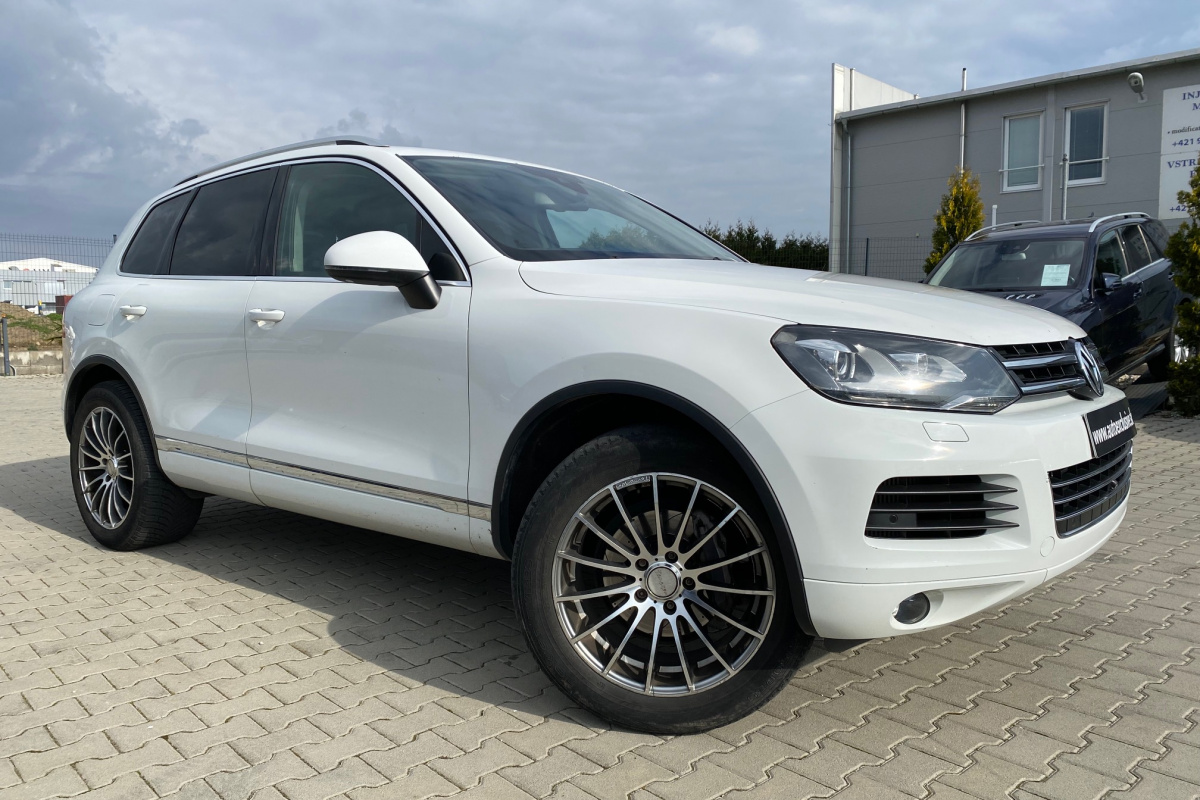 Ponuka vozidiel / Volkswagen Touareg II 3.0 V6 TDI 240k BlueMotion Technology - video