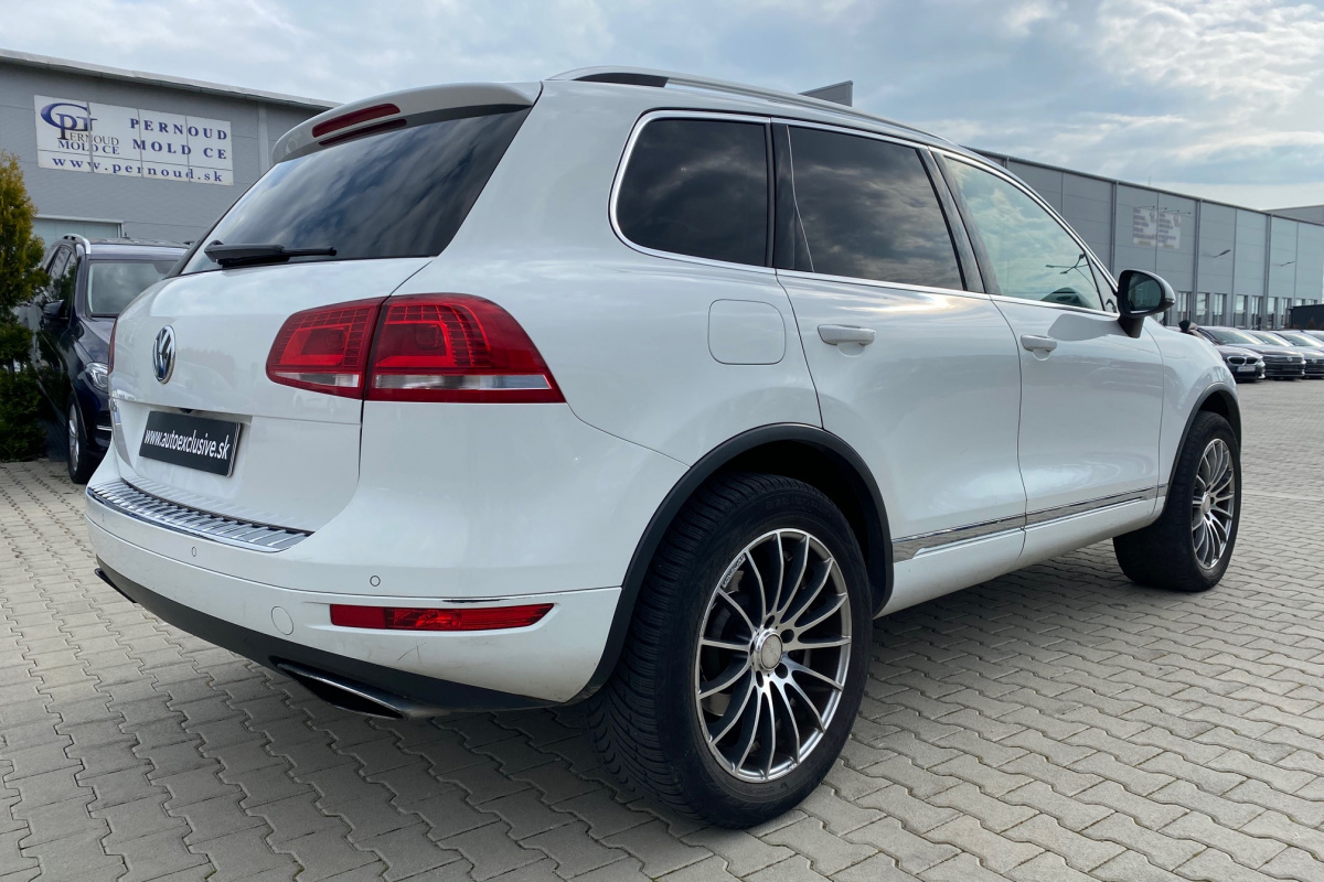 Ponuka vozidiel / Volkswagen Touareg II 3.0 V6 TDI 240k BlueMotion Technology - video