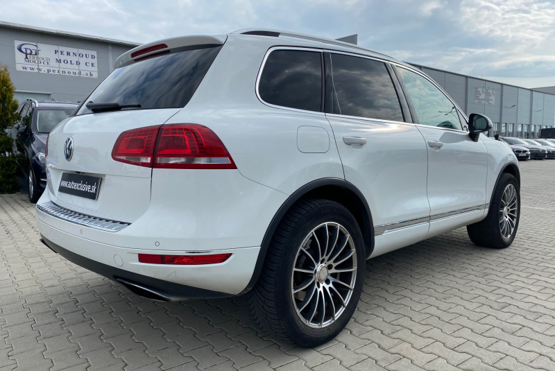  Ponuka vozidiel / Volkswagen Touareg II 3.0 V6 TDI 240k BlueMotion Technology - video