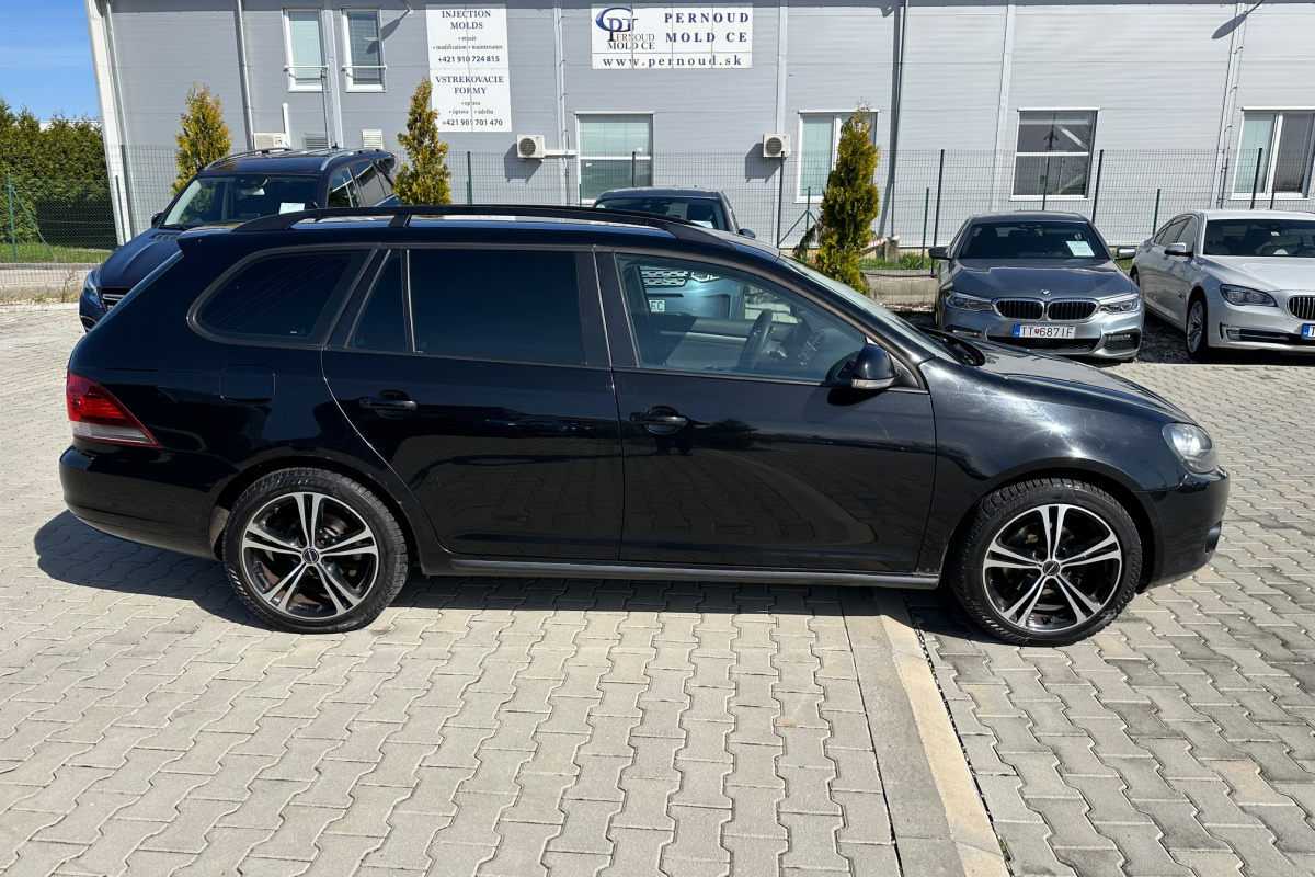 Ponuka vozidiel / Volkswagen Golf Variant 1.6 TDI Trendline DSG - video