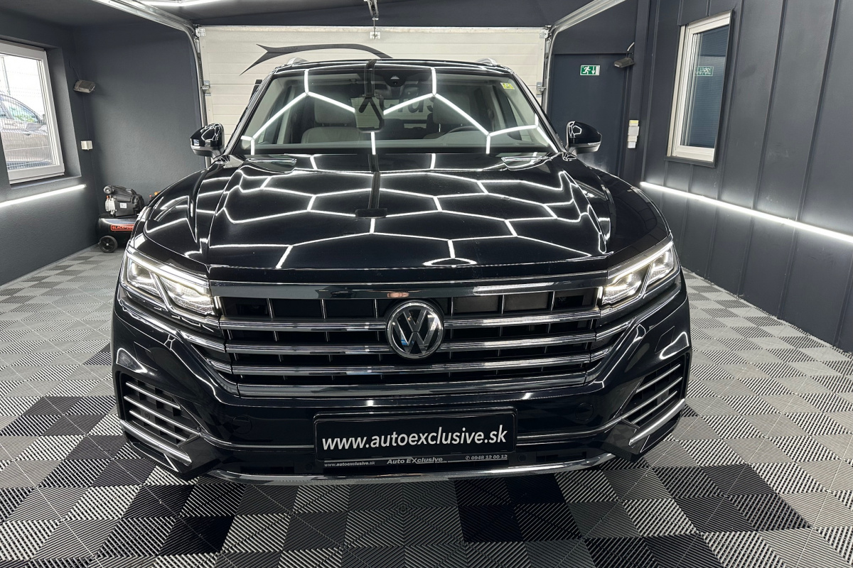 Ponuka vozidiel / Volkswagen Touareg 3.0 V6 TDI SCR Elegance 4Motion Tiptronic - video