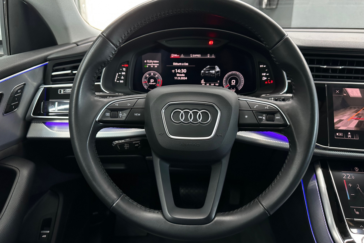 Ponuka vozidiel / Audi Q8 50 3.0 TDI mHEV quattro tiptronic - video