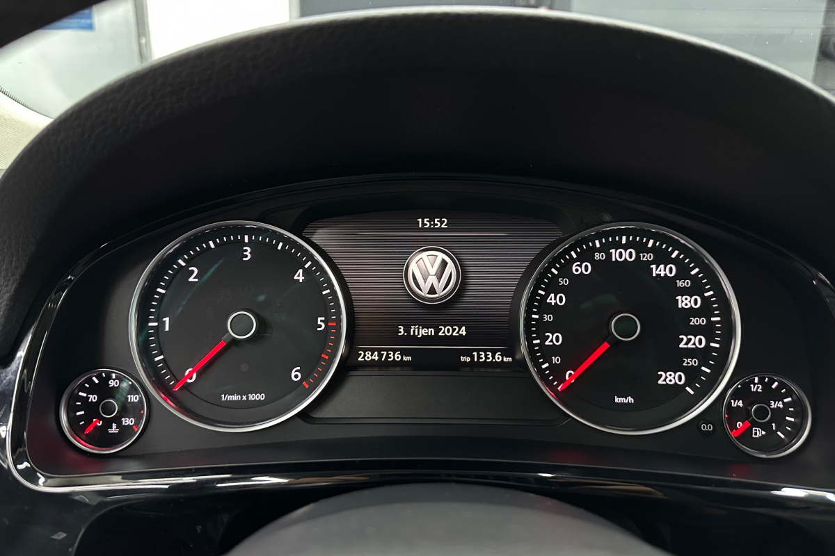 Ponuka vozidiel / Volkswagen Touareg II 3.0 V6 TDI BMT 4MOTION Mountain - video