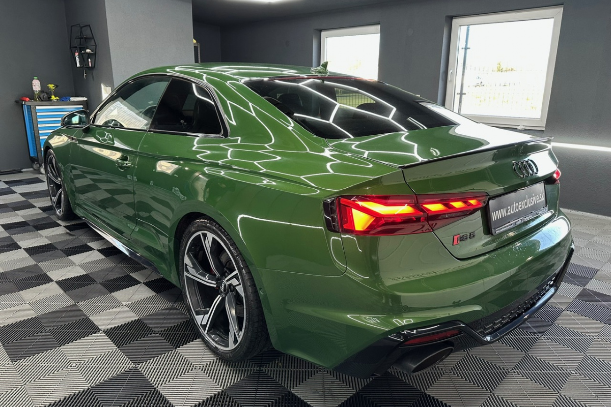 Ponuka vozidiel / Audi RS5 2.9 TFSI Coupé Quattro - video