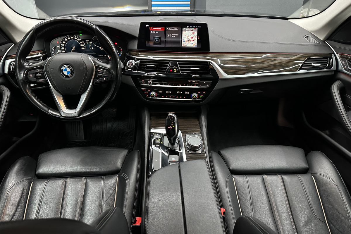 Ponuka vozidiel / BMW Rad 5 520d xDrive A/T - video Ponuka vozidiel / BMW Rad 5 520d xDrive A/T - video