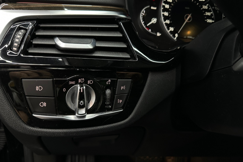 Ponuka vozidiel / BMW Rad 5 520d xDrive A/T - video Ponuka vozidiel / BMW Rad 5 520d xDrive A/T - video