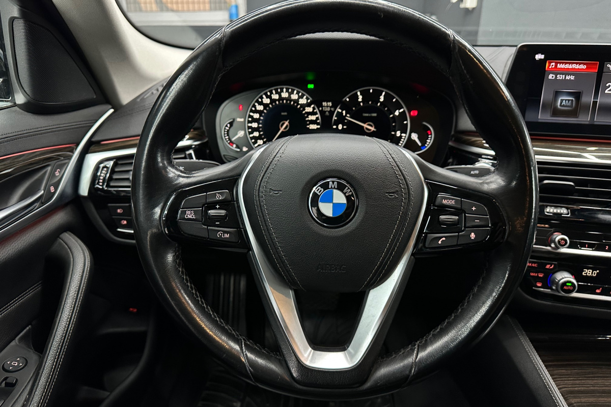 Ponuka vozidiel / BMW Rad 5 520d xDrive A/T - video Ponuka vozidiel / BMW Rad 5 520d xDrive A/T - video