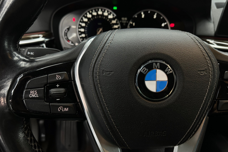 Ponuka vozidiel / BMW Rad 5 520d xDrive A/T - video Ponuka vozidiel / BMW Rad 5 520d xDrive A/T - video