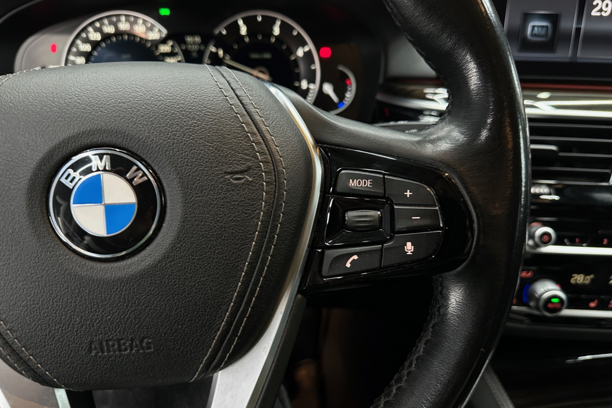 Ponuka vozidiel / BMW Rad 5 520d xDrive A/T - video Ponuka vozidiel / BMW Rad 5 520d xDrive A/T - video