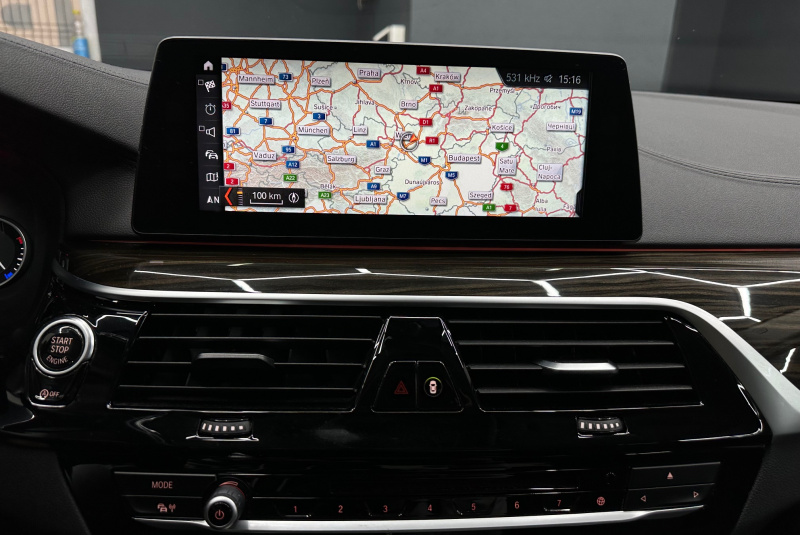 Ponuka vozidiel / BMW Rad 5 520d xDrive A/T - video Ponuka vozidiel / BMW Rad 5 520d xDrive A/T - video