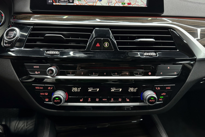 Ponuka vozidiel / BMW Rad 5 520d xDrive A/T - video Ponuka vozidiel / BMW Rad 5 520d xDrive A/T - video