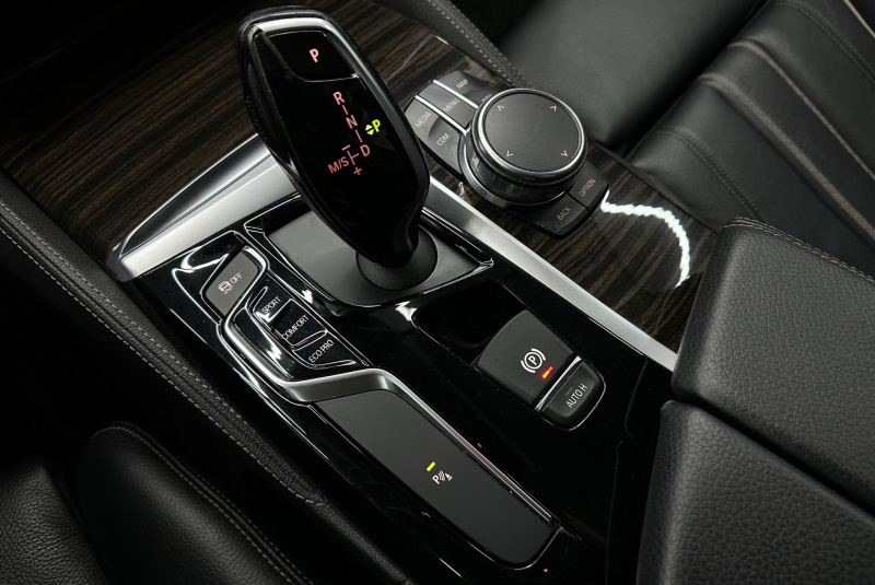Ponuka vozidiel / BMW Rad 5 520d xDrive A/T - video Ponuka vozidiel / BMW Rad 5 520d xDrive A/T - video