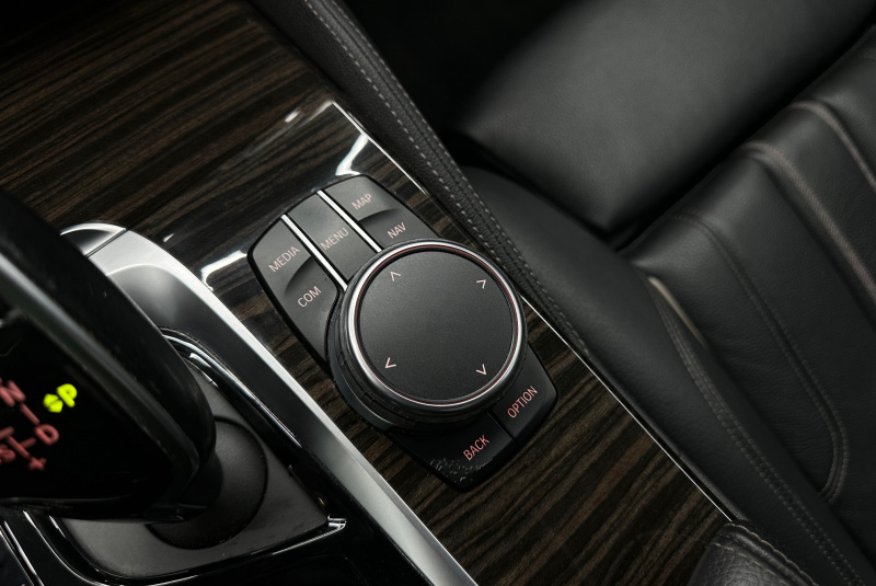 Ponuka vozidiel / BMW Rad 5 520d xDrive A/T - video Ponuka vozidiel / BMW Rad 5 520d xDrive A/T - video