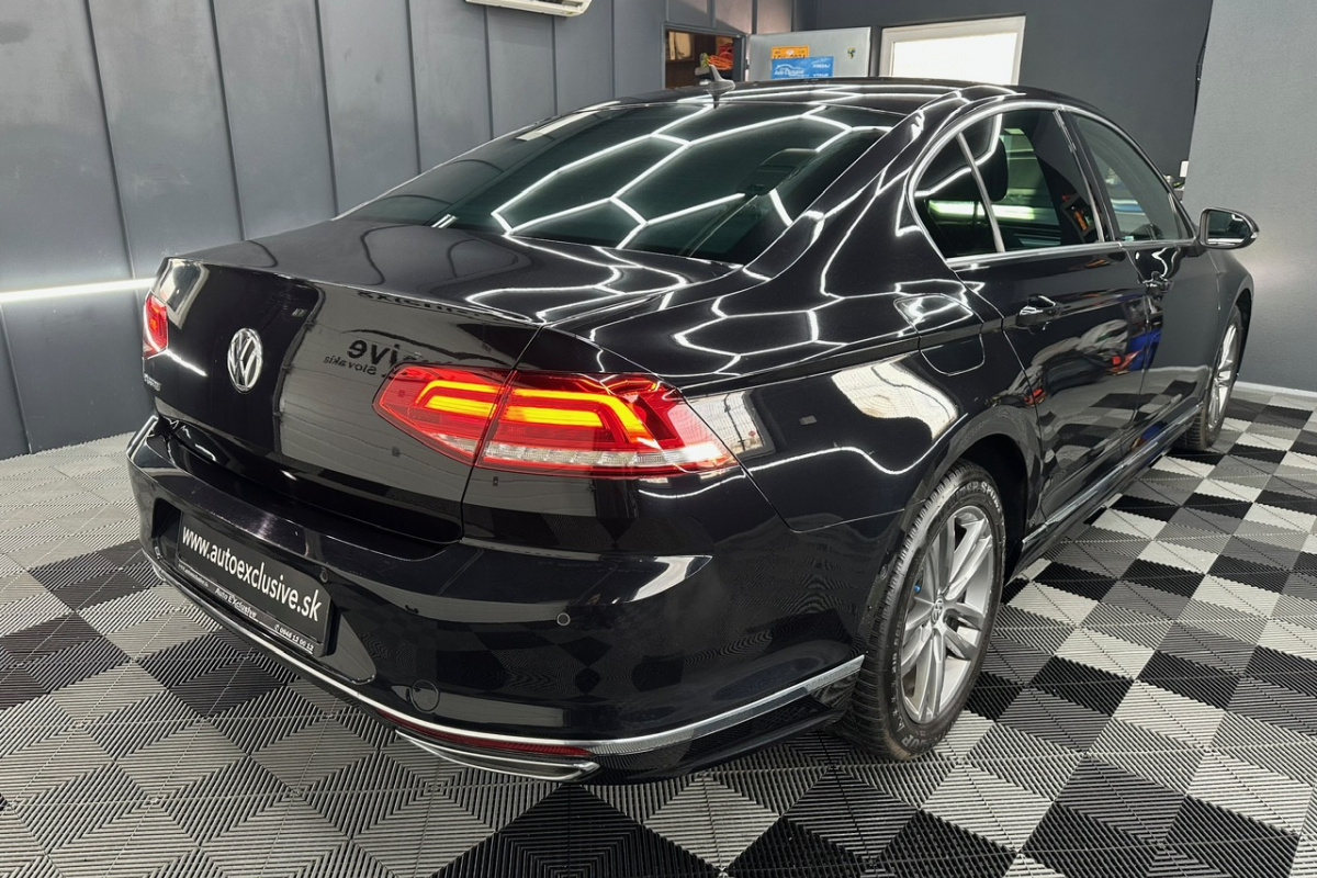 Ponuka vozidiel / Volkswagen Passat 2.0 TDI BMT R-Line Highline DSG - video