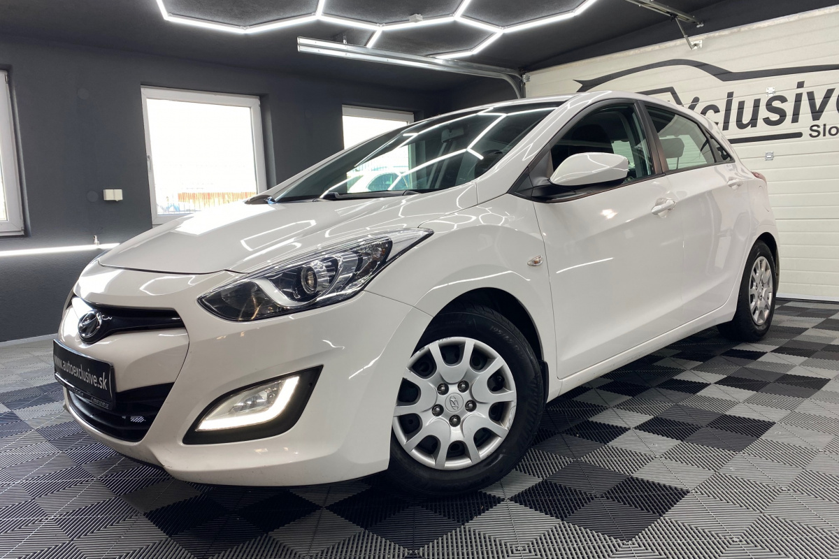 Ponuka vozidiel / Hyundai i30 1.6 CRDi DOHC 16V Comfort - video