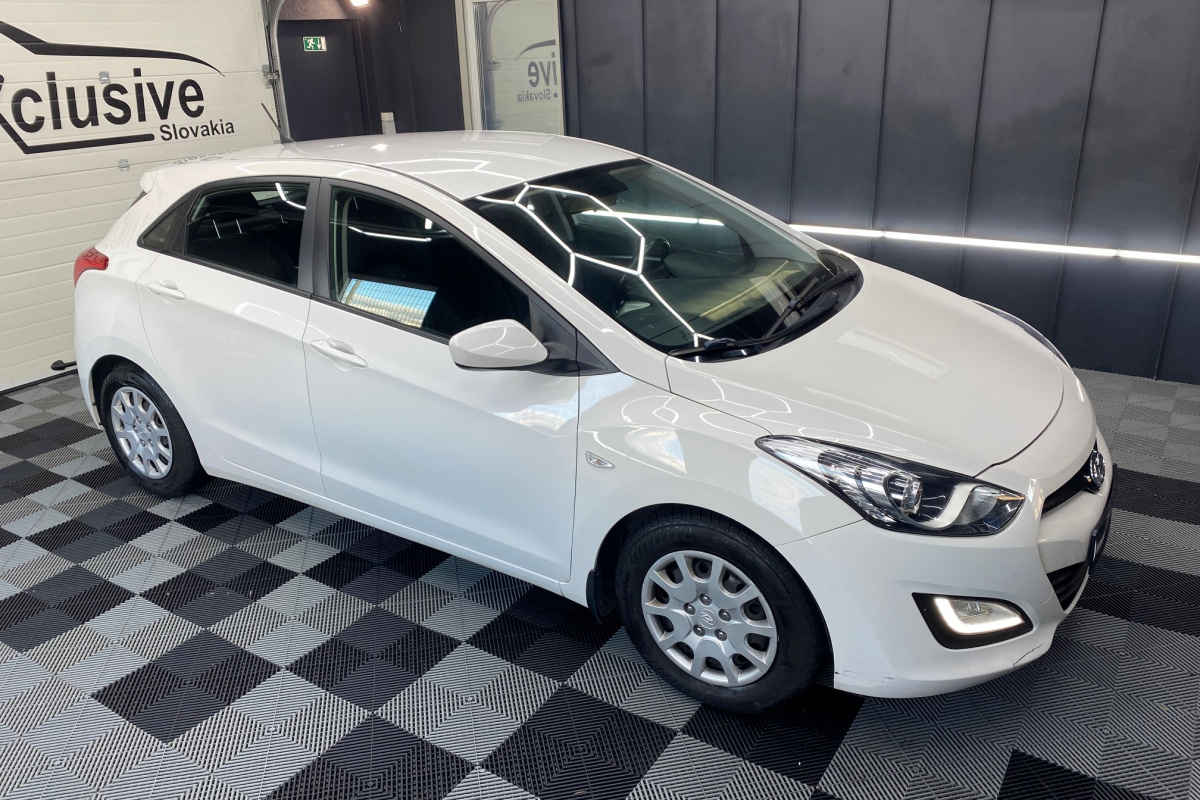 Ponuka vozidiel / Hyundai i30 1.6 CRDi DOHC 16V Comfort - video