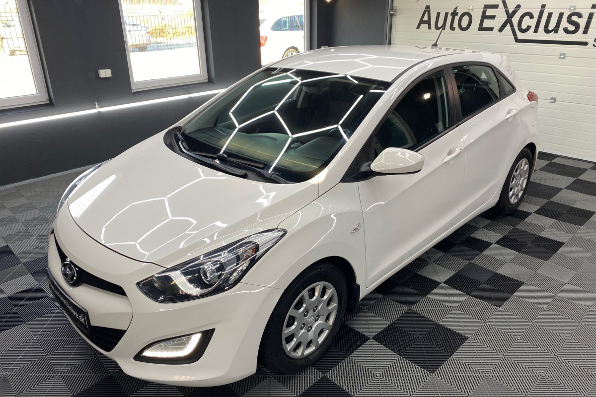 Ponuka vozidiel / Hyundai i30 1.6 CRDi DOHC 16V Comfort - video