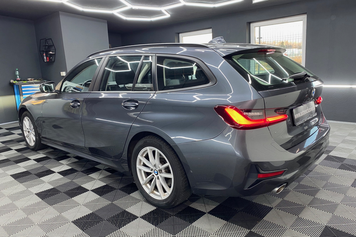 Ponuka vozidiel / BMW Rad 3 Touring 318d mHEV A/T - video