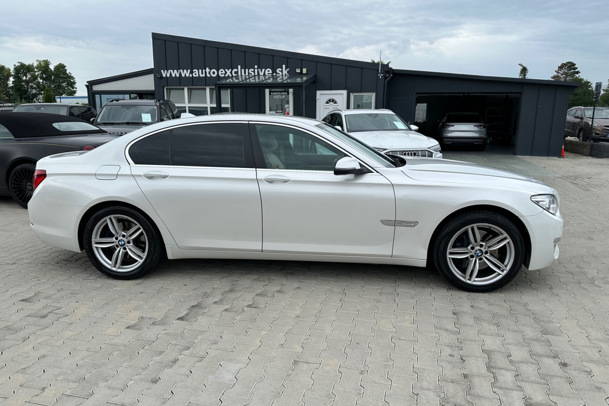 Ponuka vozidiel / BMW Rad 7 730d xDrive - video