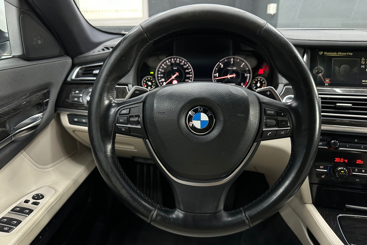 Ponuka vozidiel / BMW Rad 7 730d xDrive - video