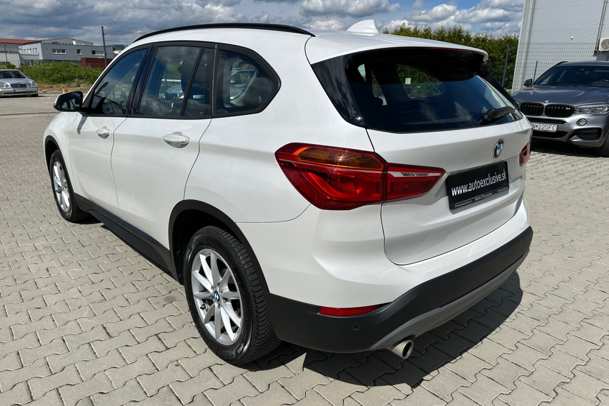 Ponuka vozidiel / BMW X1 sDrive 18i 140k Advantage - video